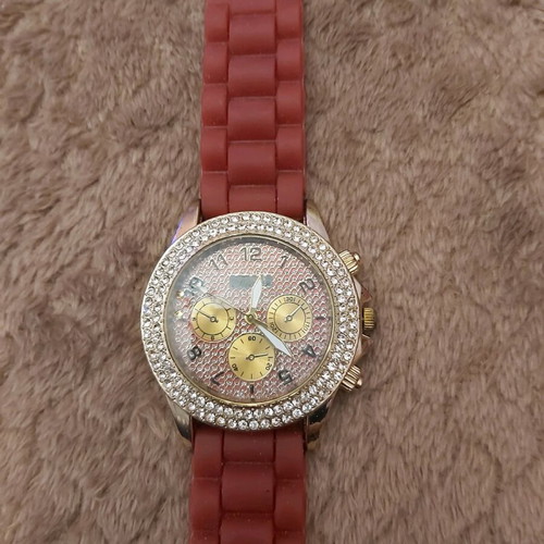 Women's watches like new, pack of 4 multicolor