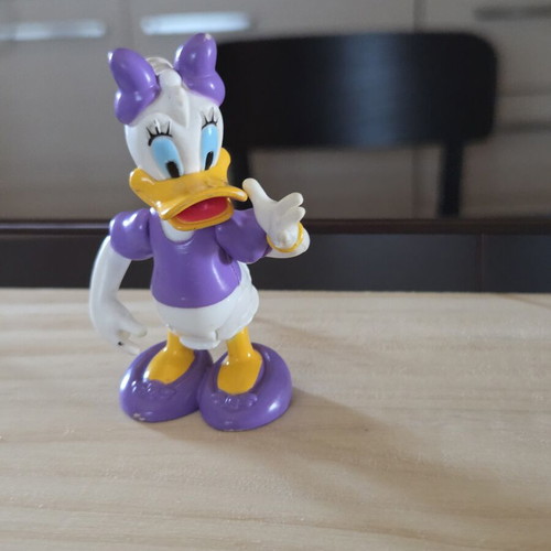 Daisy Duck figure like new in purple outfit