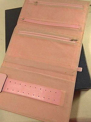 Κοσμηματοθήκη ροζ μεταχειρισμένη με 2 θήκες και φερμουάρ