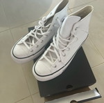 women's sneaker