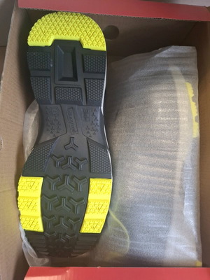 Honeywell S1P Safety Shoe new, black athletic style