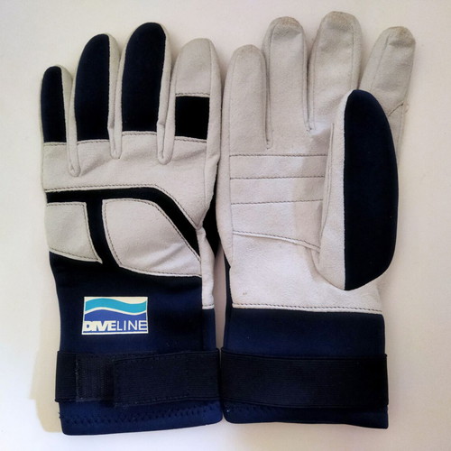 Fishing gloves men's size M new