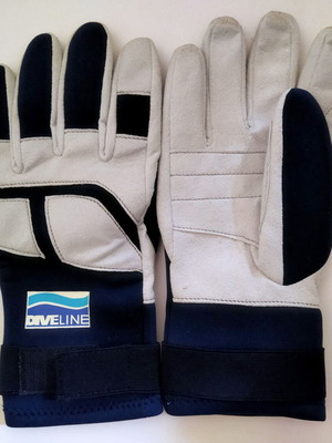 Fishing gloves men's size M new