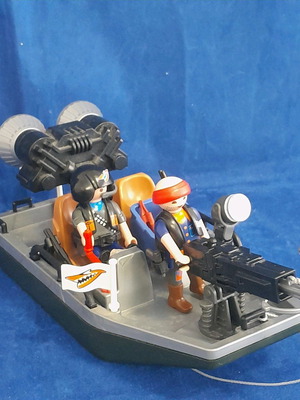 Ταχύπλοο Playmobil μεταχειρισμένο με δύο φιγούρες