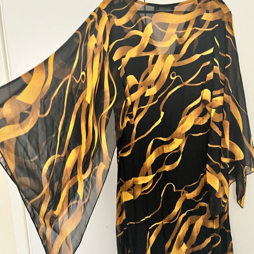 Lynne dress like new, black and gold, size M