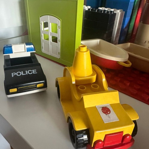 Various LEGO TUBLO used