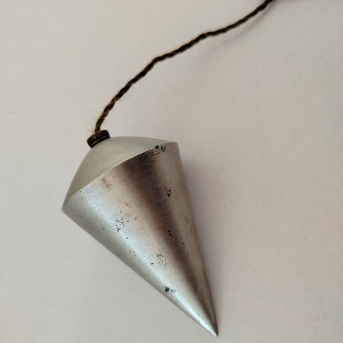 Plumb bob tool used for construction and engineering