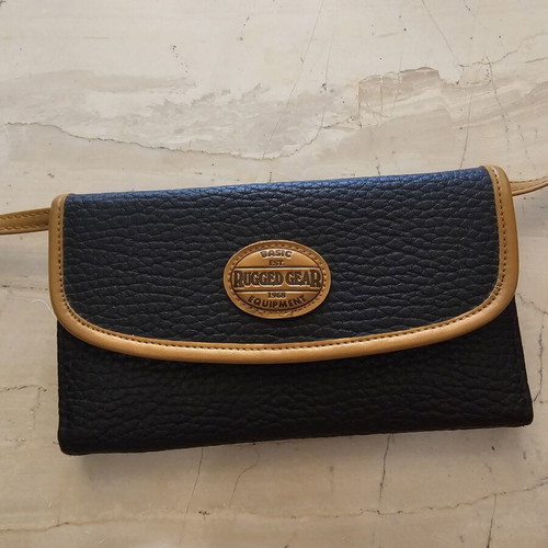 Rugged Gear leather wallet used, black and brown pebbled