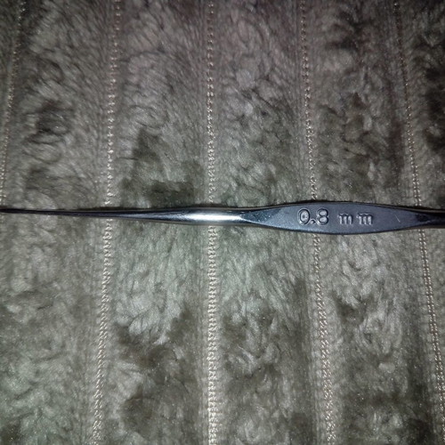 Tulip crochet hook number 16 (0.8 mm) like new