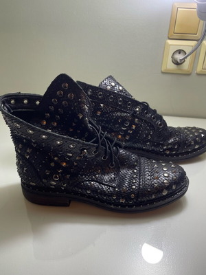 Alma en Pena women's leather ankle boots like new, black, size 41