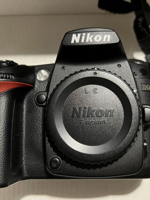 Nikon D90 DSLR camera body