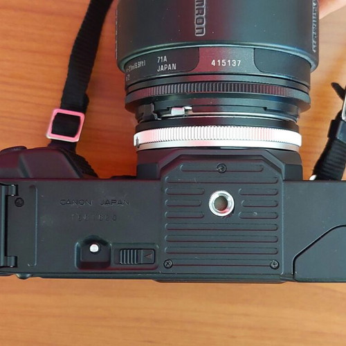 Canon T70 film camera with 2 lenses, flash and case like new