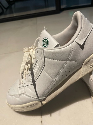 Adidas sneaker 42 2/3 μεταχειρισμένο