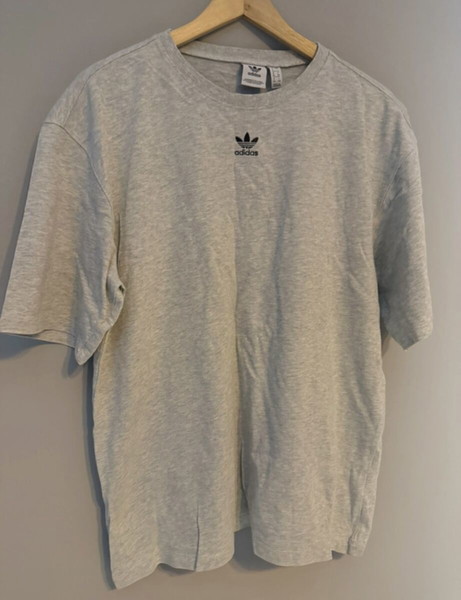 Adidas oversized t-shirt