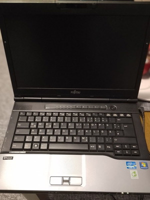 Лаптоп Fujitsu Lifebook S752 i3-2328U 2.20GHz 8GB 120GB SSD Win10 Pro