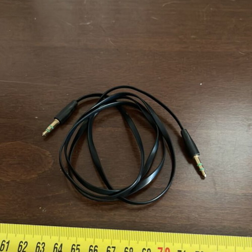 3.5mm Jack Male to 3.5mm Jack Male Cable 1m like new, flat wire