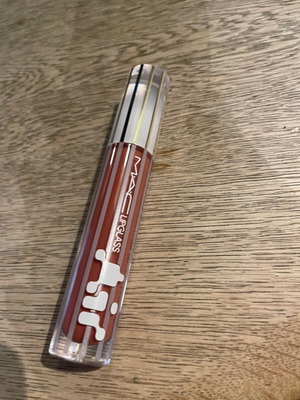 MAC Lipglass σε απόχρωση Casual Air, σχεδόν καινούργιο