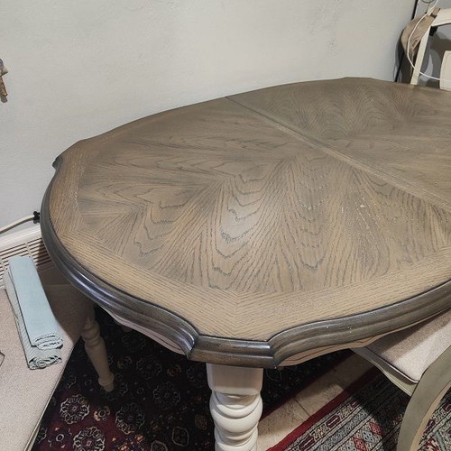 Oval dining table with 6 chairs country style like new