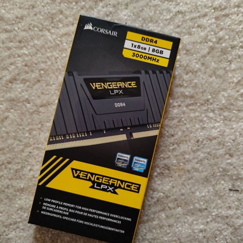 Corsair Desktop RAM Vengeance 8GB 3200MHz DDR4 new