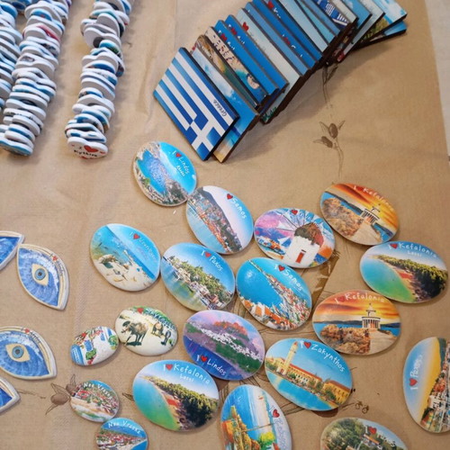 Tourist magnets new, pack of about 530 pieces