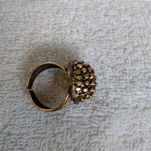 Vintage ring new, gold color