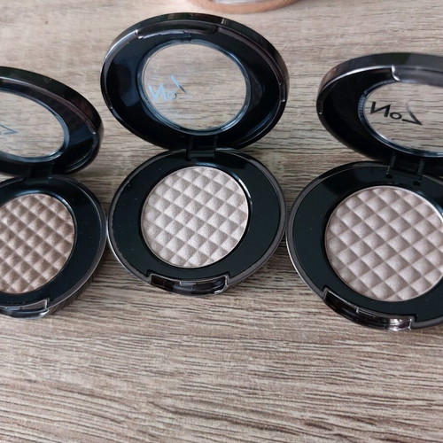 No7 eyeshadow set with shimmer powder new
