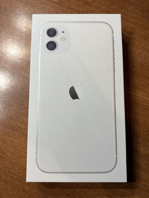 IPhone 11 White used, motherboard defect for parts