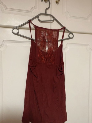 Burgundy top with lace back, like new, Pink Woman, size M