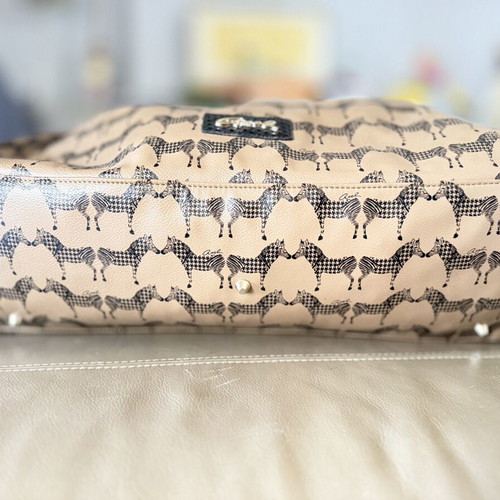 Axel travel bag like new, black and beige