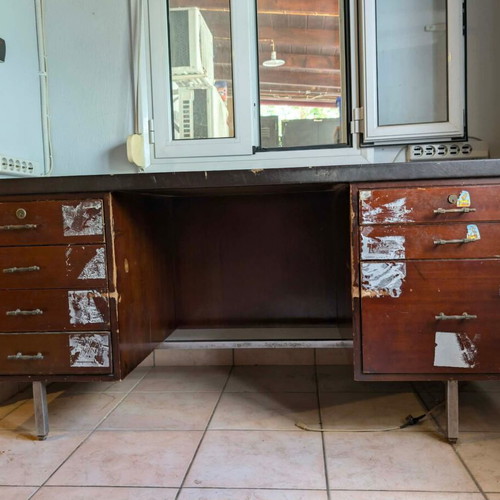 1970 Varagkis large executive desk, dark wood veneer