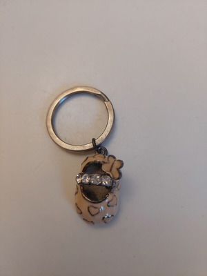 Small shoe keychain with rhinestones, like new, pink
