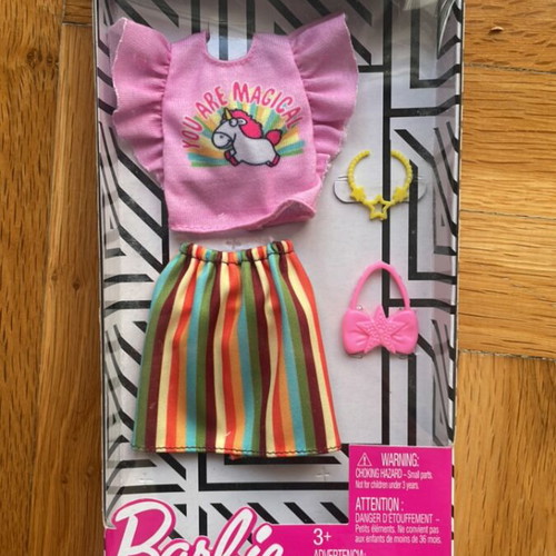 Barbie Minions doll clothes sealed
