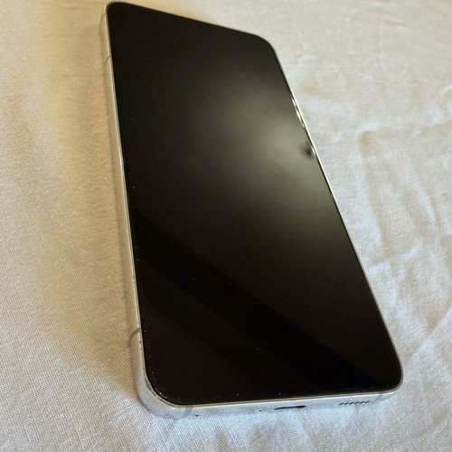Samsung Galaxy S22 256GB used with Galaxy Watch 4 and Galaxy Buds2