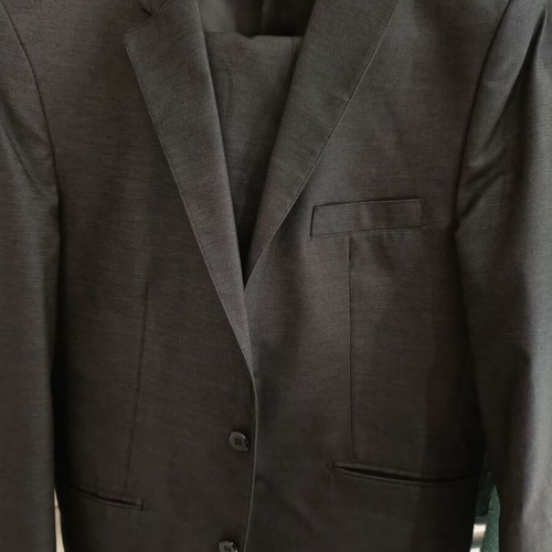 Damiani black suit like new, jacket size 52, trousers 46