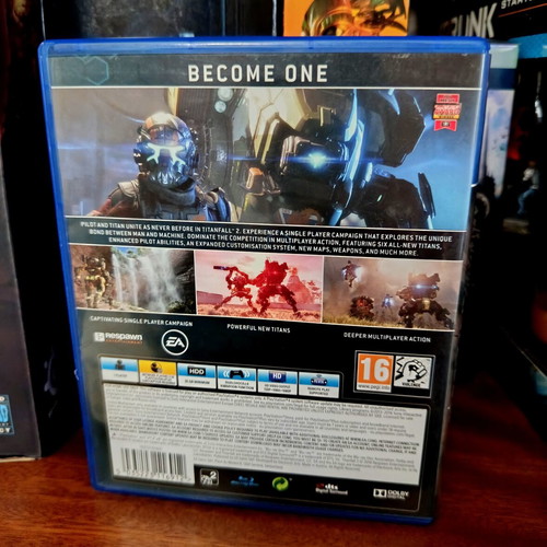 TitanFall 2 PS4 game like new, English version
