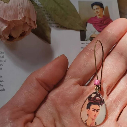 Frida Kahlo handmade earring set with resin and steel portrait