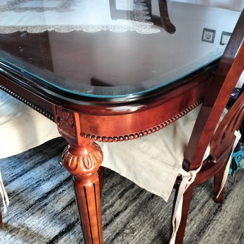 Dining set solid wood with 6 chairs like new
