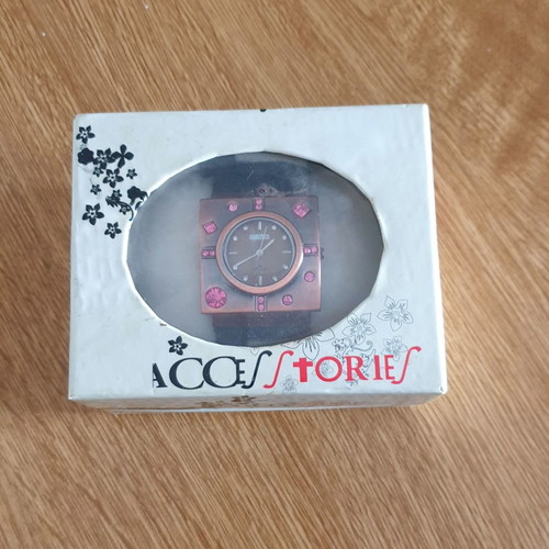 Y2K Makgio women's vintage wristwatch pink gold new