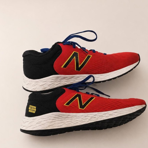 New Balance Fresh Foam Arishi V2 sneakers used, size 38, black and red