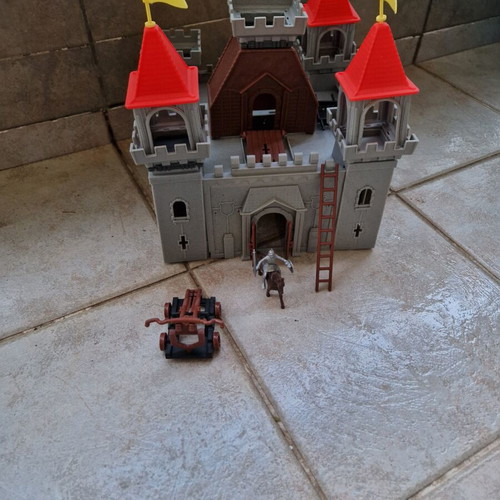 Castle of Knights playset like new