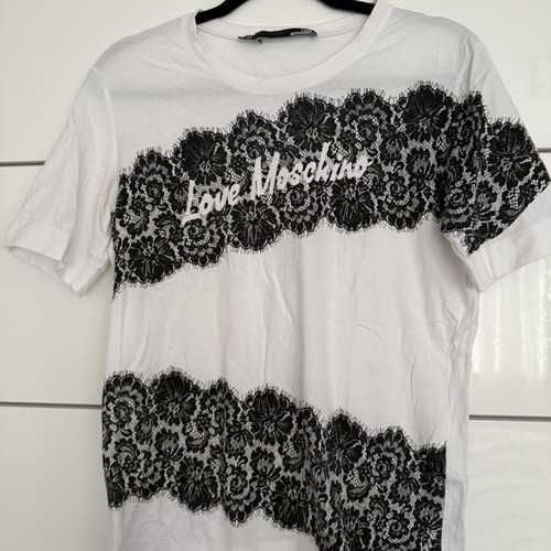 Love Moschino T-shirt σαν καινούργιο, μέγεθος M, μαύρο και άσπρο