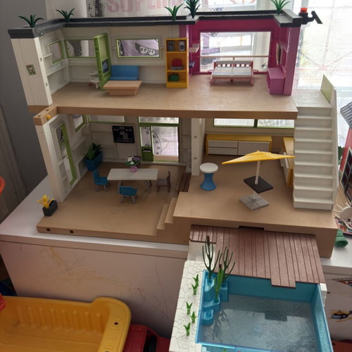 Playmobil house used with furniture and extra pool