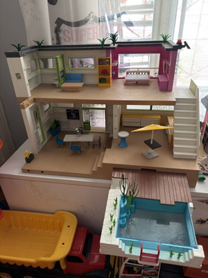 Playmobil house used with furniture and extra pool