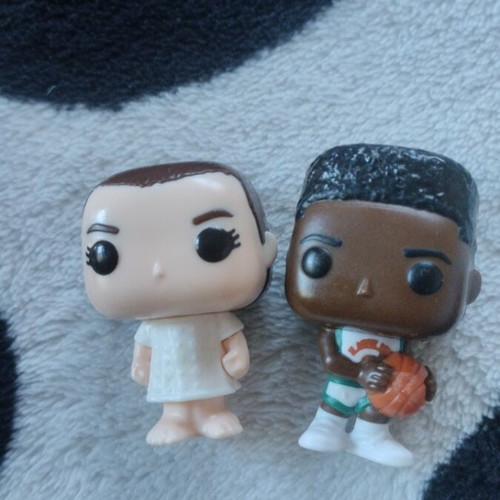 Kinter figures like new, both together