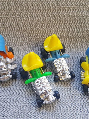 Πλαστικά αυτοκινήτακια παιχνίδια μεταχειρισμένα, πακέτο 4 τεμάχια, δεκαετίας 80