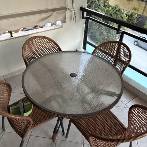 Outdoor Aluminum Dining Set used with 4 Armchairs and Round Glass Table
