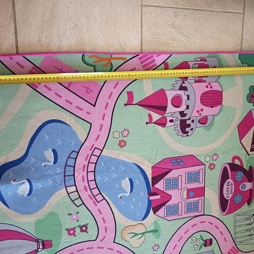 Children's rug used