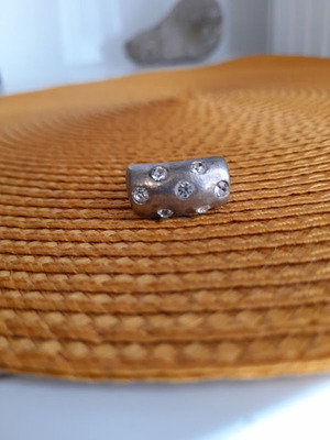 Silver 925 ring with zircons like new, size 9