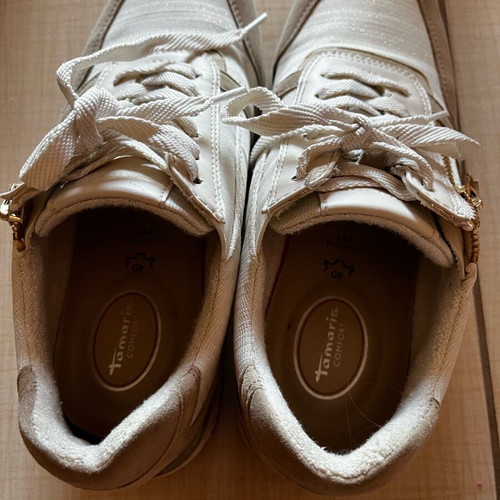 Tamaris leather shoe size 40 like new, white beige