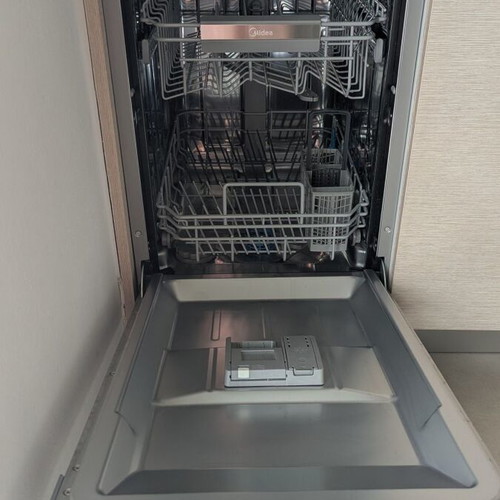 Midea MFD45S200X.2-ES dishwasher like new with smart Wi-Fi